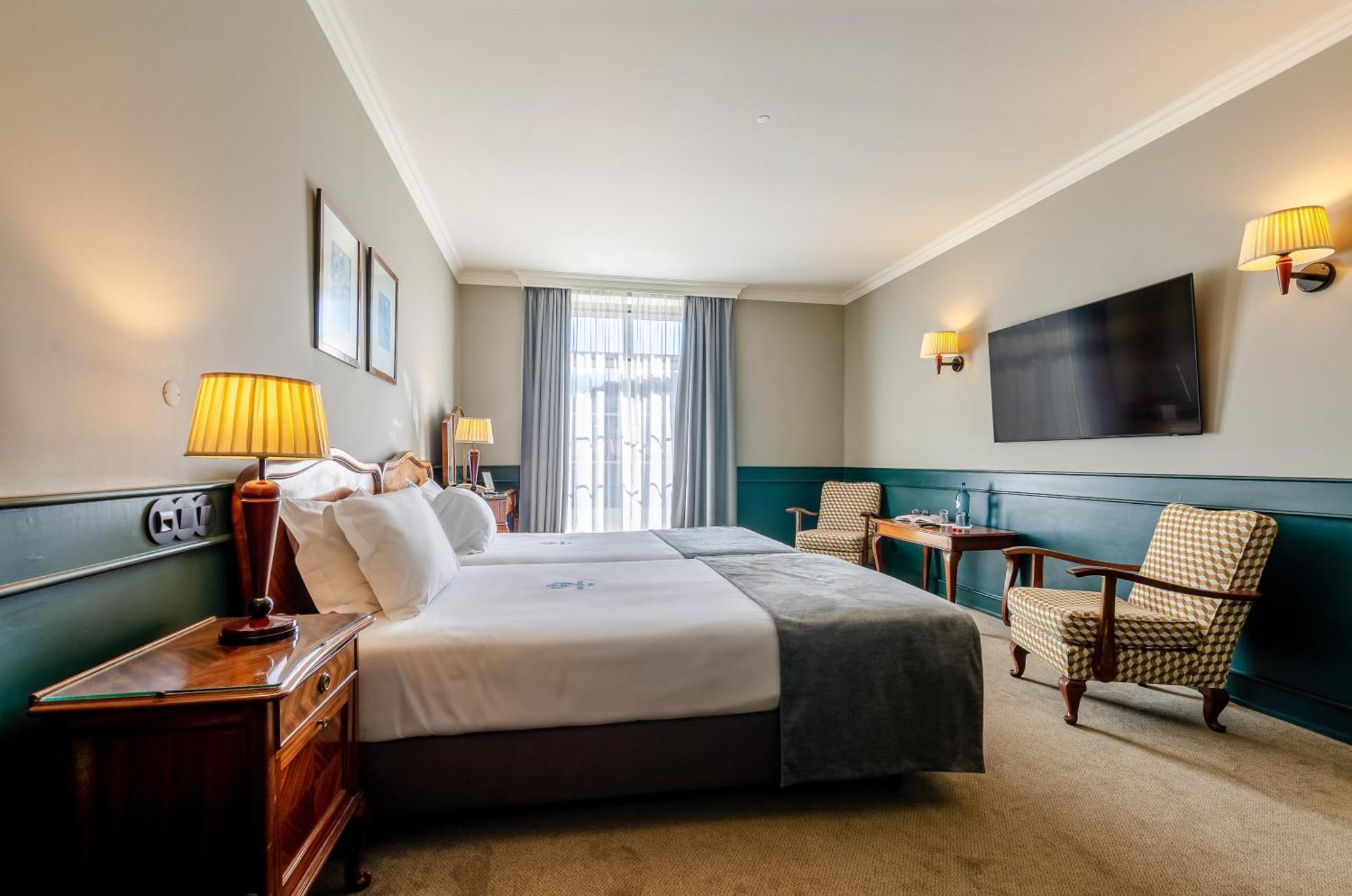 Metropole Hotel 3*